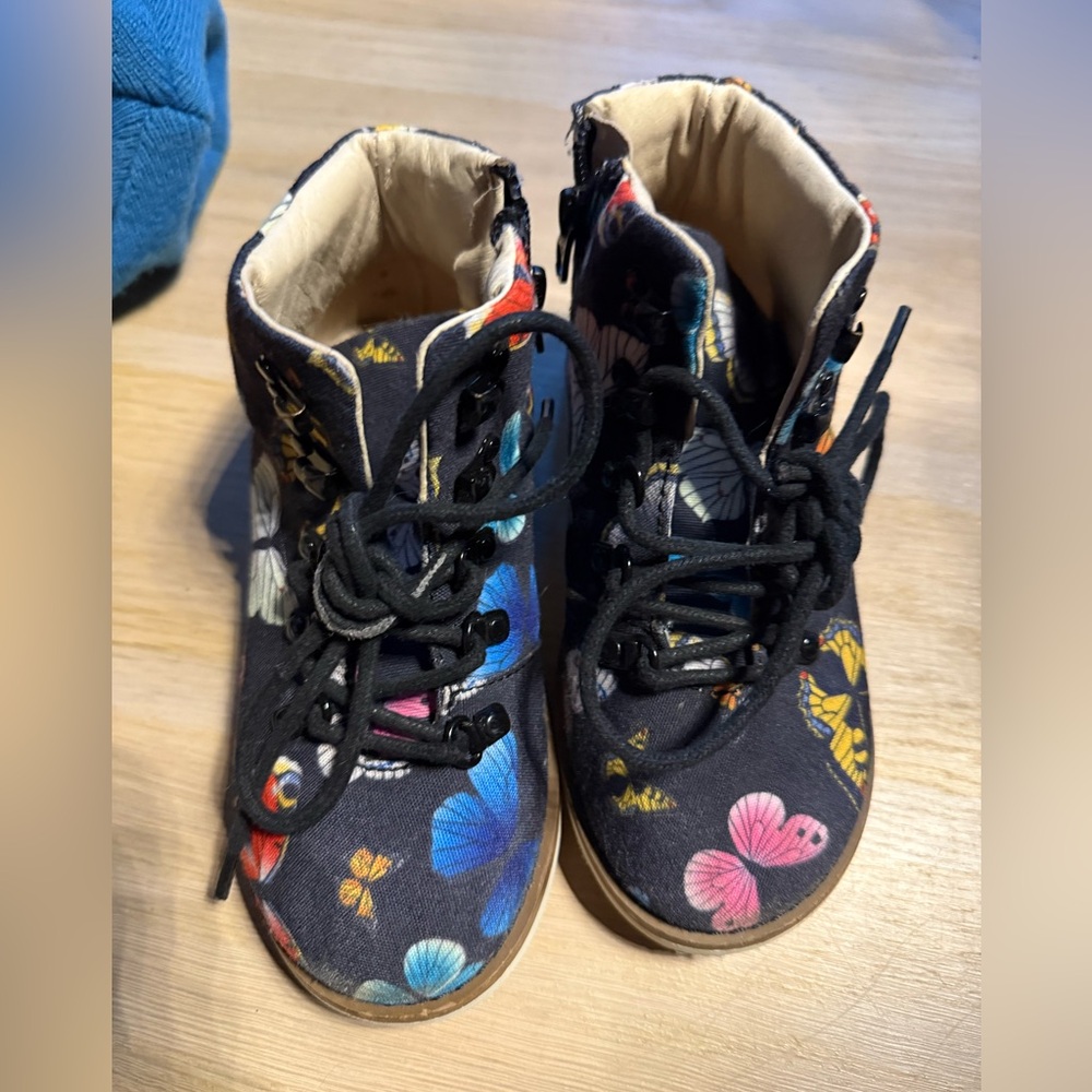 Kids Shoes - Cream